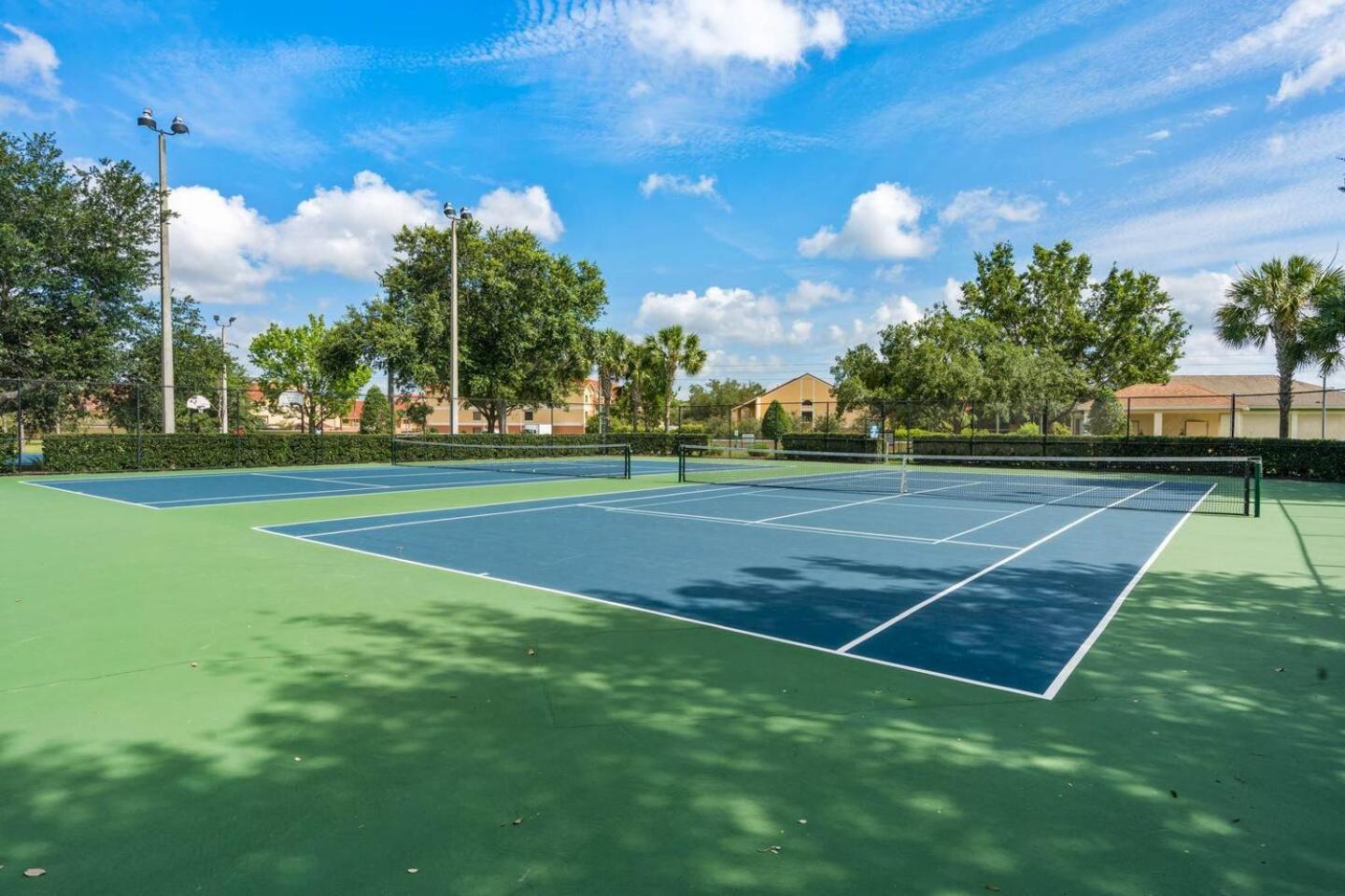 Luxury 3 Bed Condo Near Disney With Resort Pool!