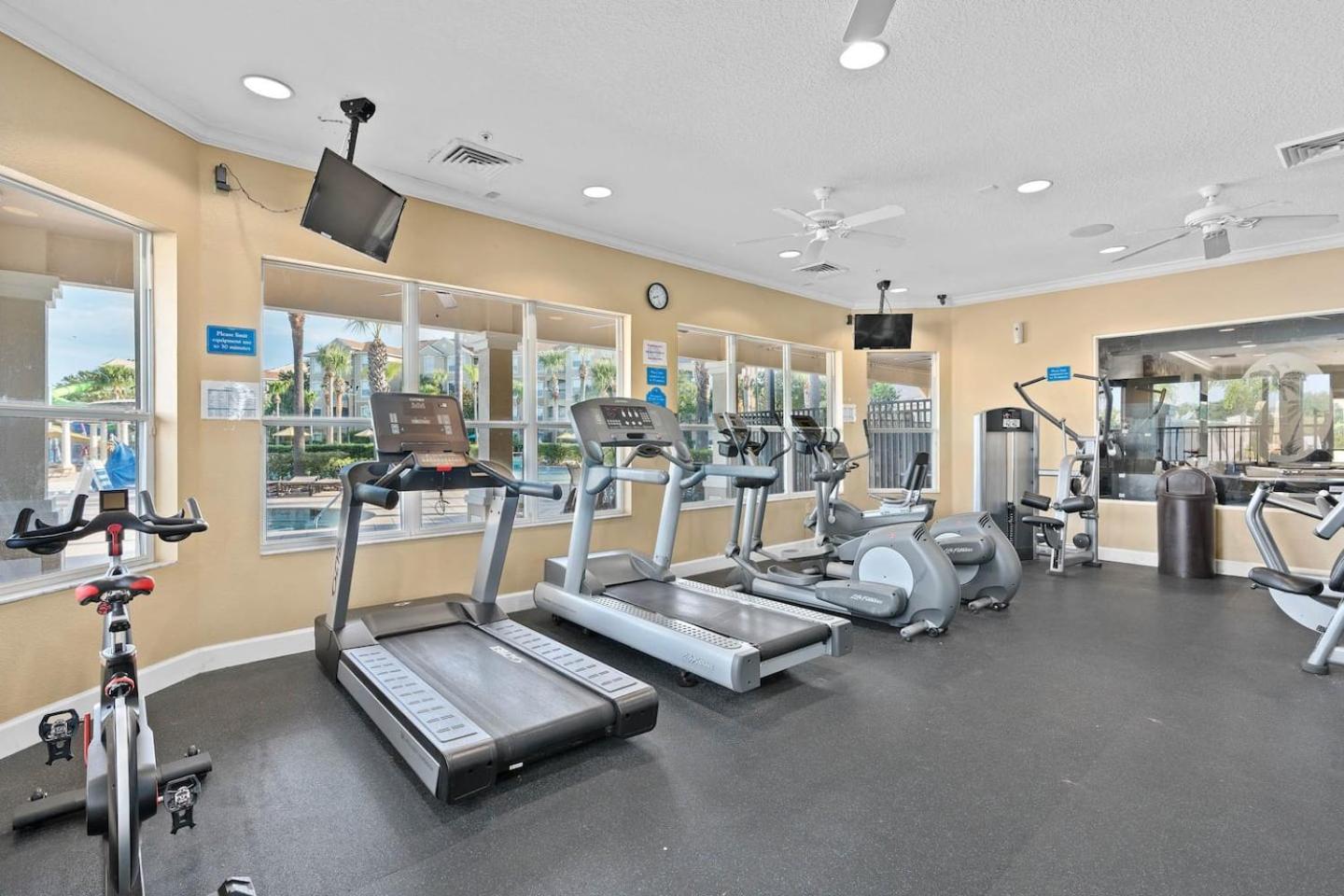Luxury 3 Bed Condo Near Disney With Resort Pool!