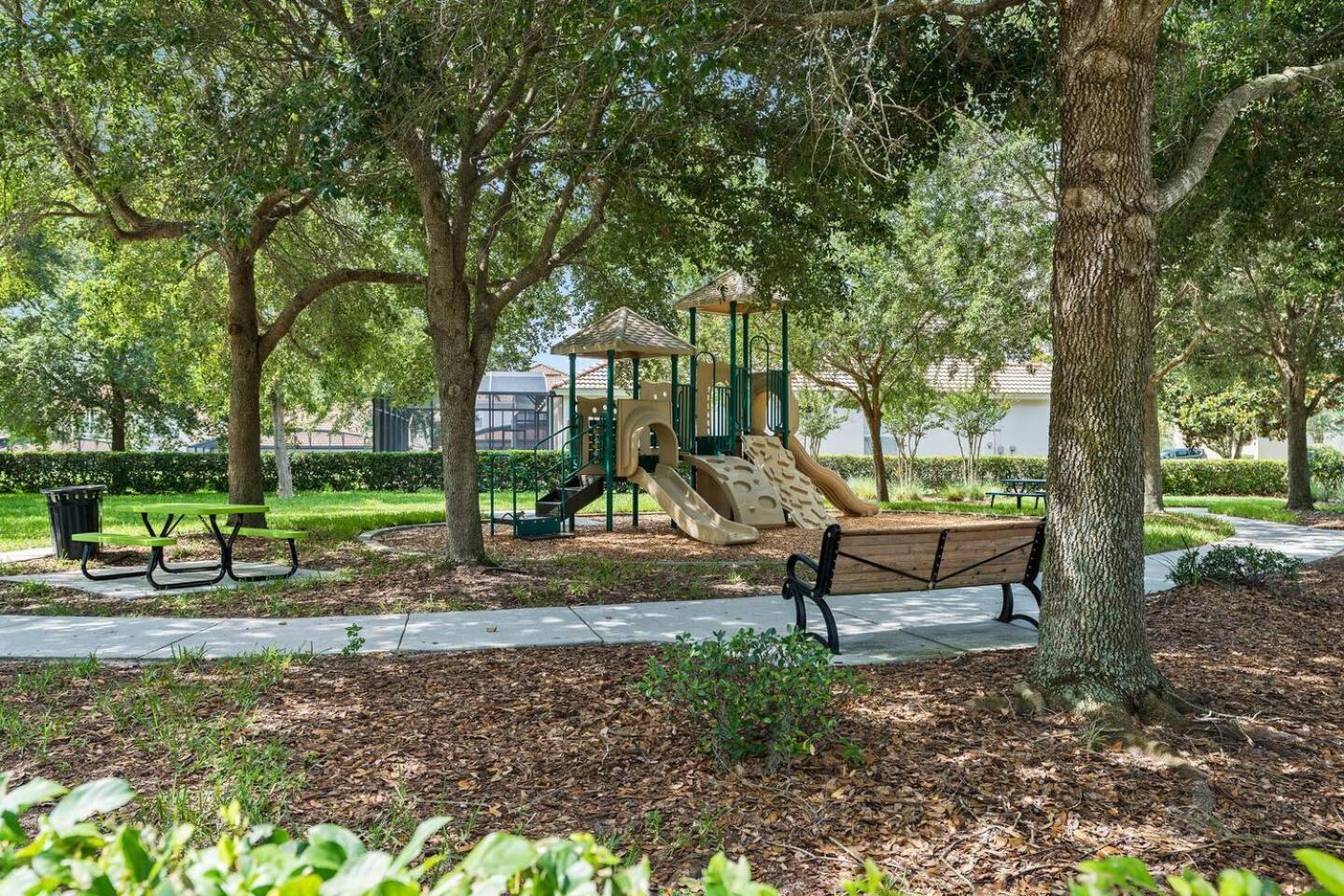 Luxury 3 Bed Condo Near Disney With Resort Pool! *