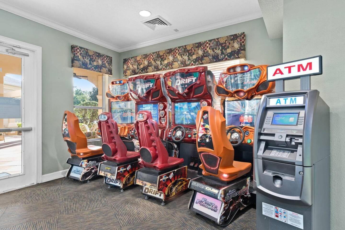 Luxury 3 Bed Condo Near Disney With Resort Pool! Apartment