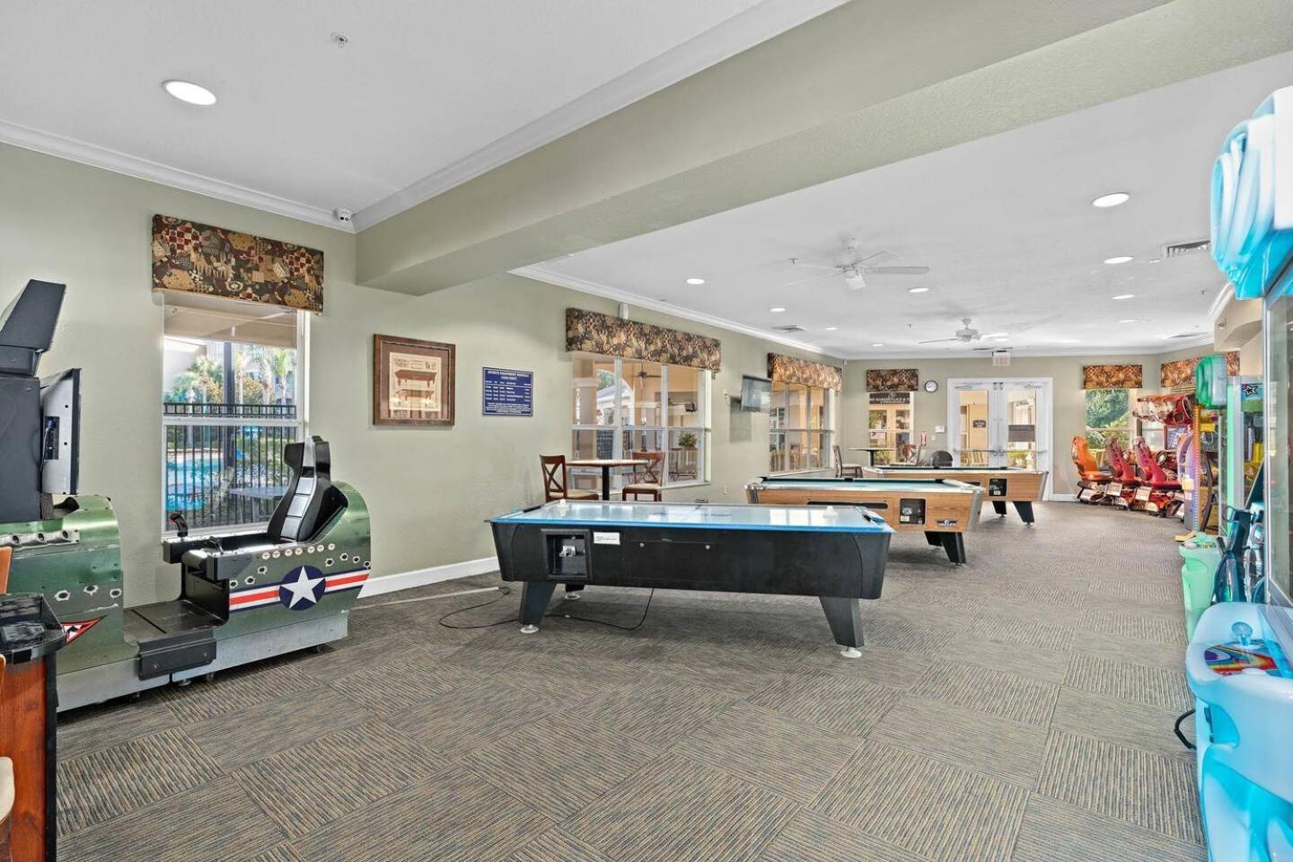 Luxury 3 Bed Condo Near Disney With Resort Pool! *