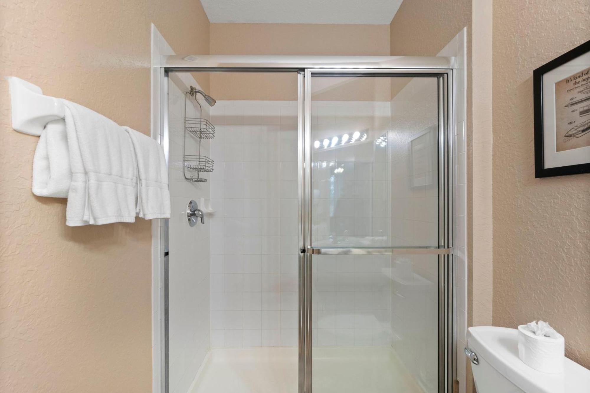 Luxury 3 Bed Condo Near Disney With Resort Pool!