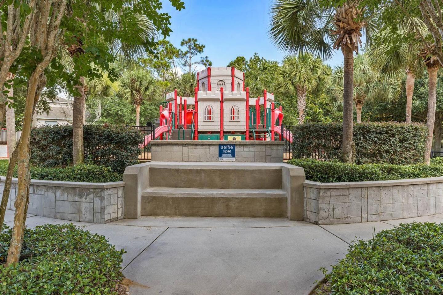 Apartment Luxury 3 Bed Condo Near Disney With Resort Pool!