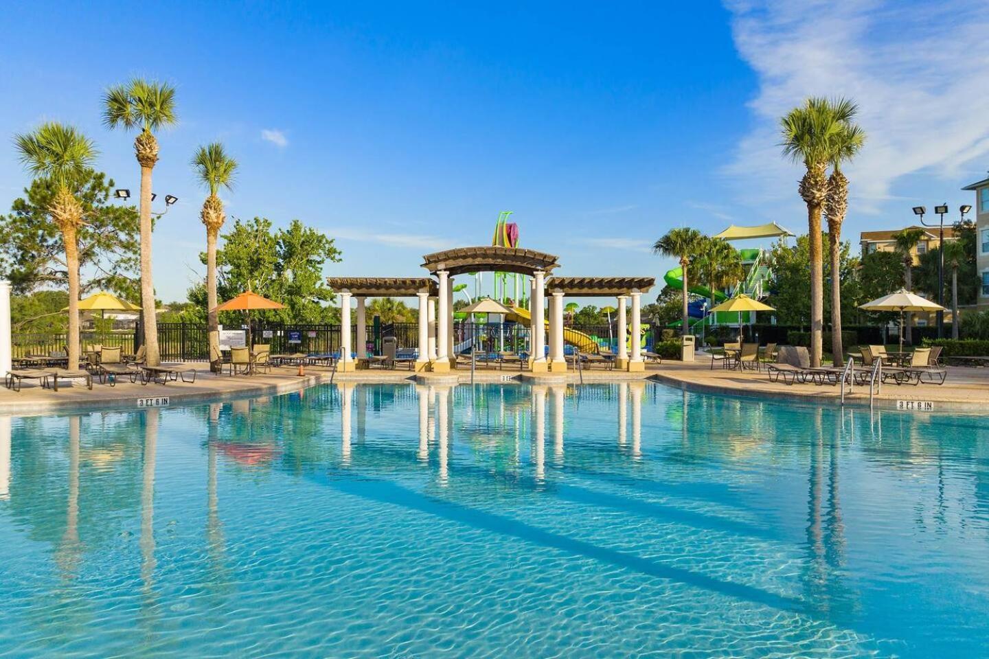 Apartment Luxury 3 Bed Condo Near Disney With Resort Pool! *