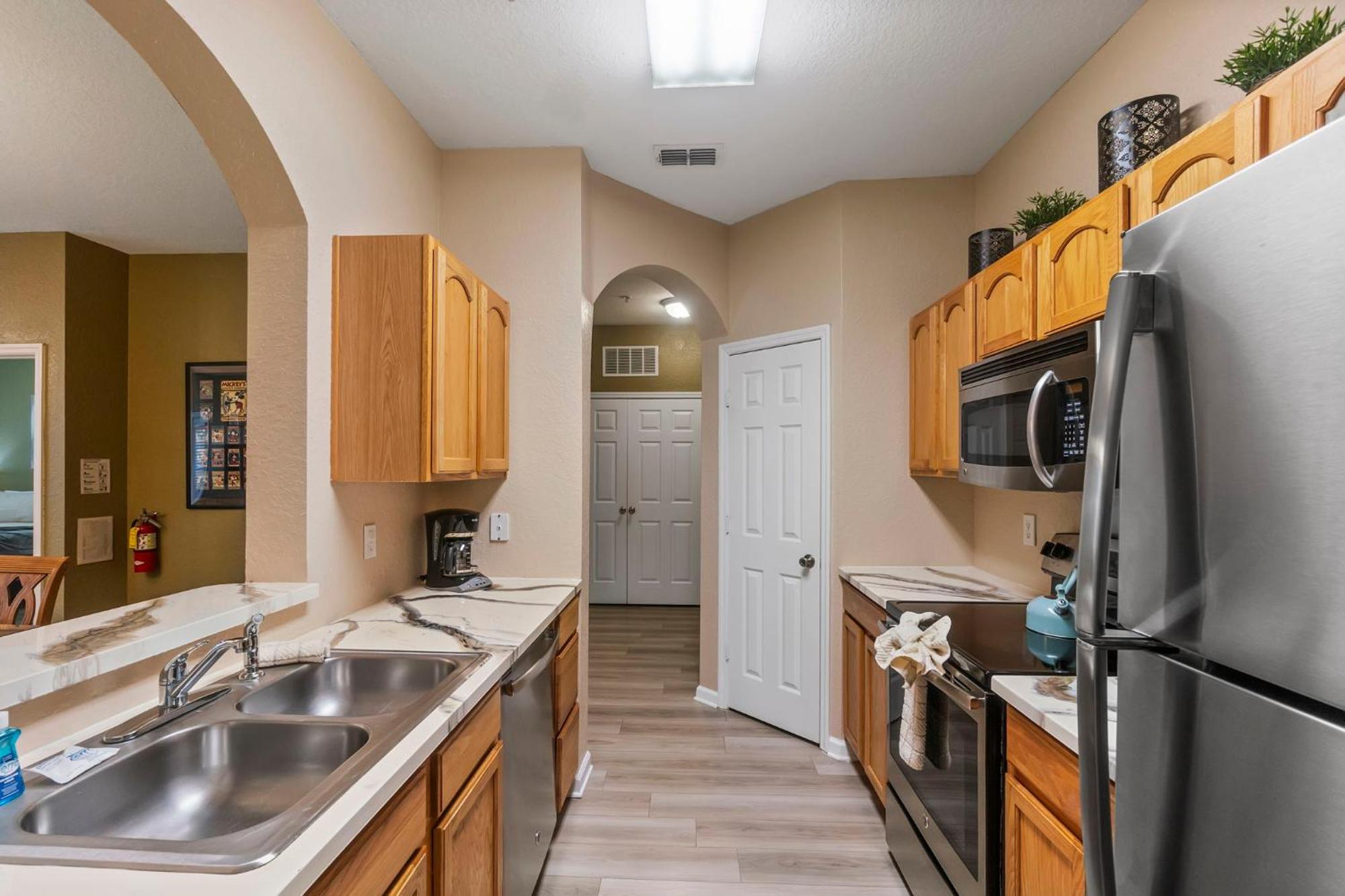 Luxury 3 Bed Condo Near Disney With Resort Pool! *