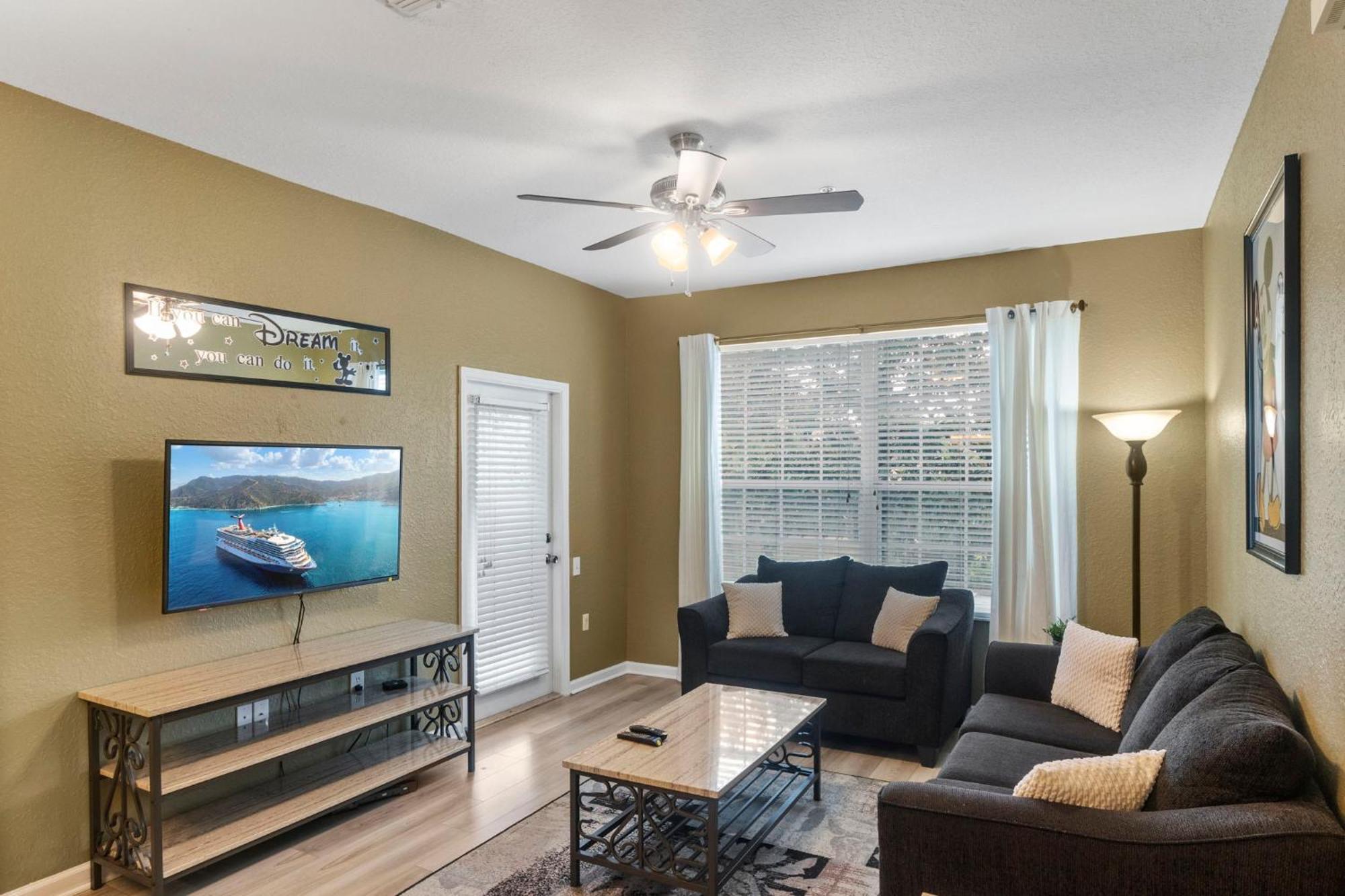 Luxury 3 Bed Condo Near Disney With Resort Pool! Apartment Orlando