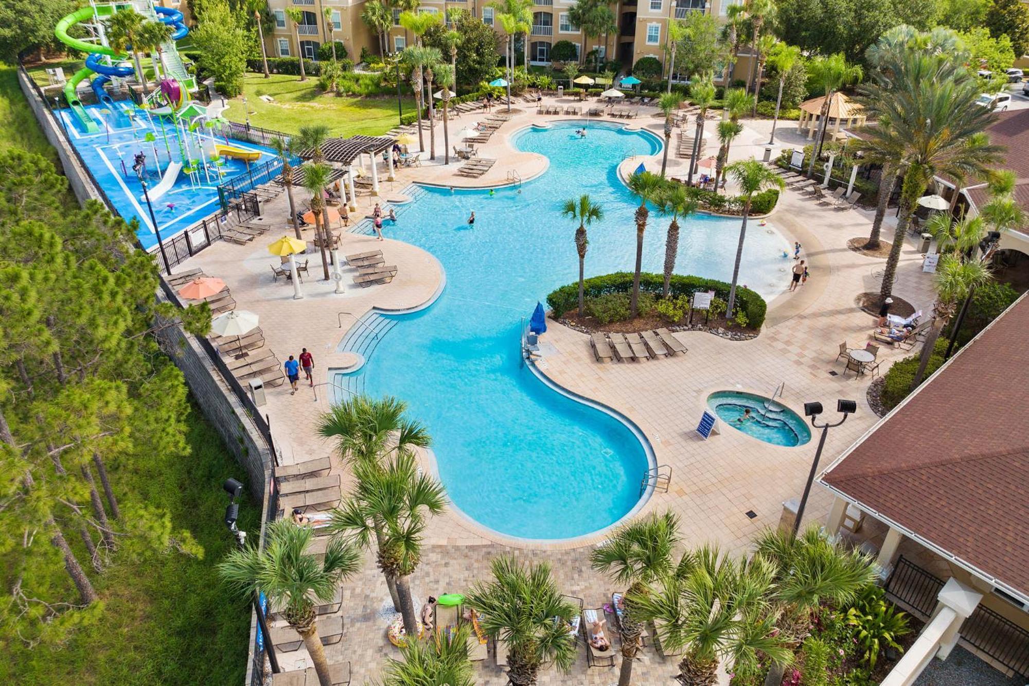 Apartment Luxury 3 Bed Condo Near Disney With Resort Pool! *
