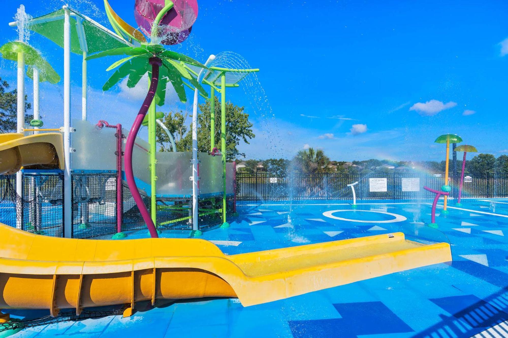 Luxury 3 Bed Condo Near Disney With Resort Pool! Apartment