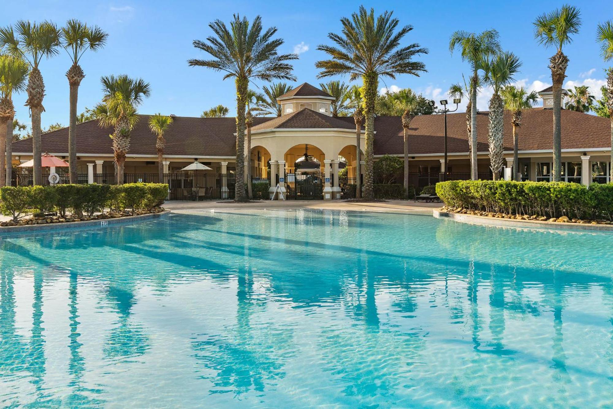 Luxury 3 Bed Condo Near Disney With Resort Pool! Orlando